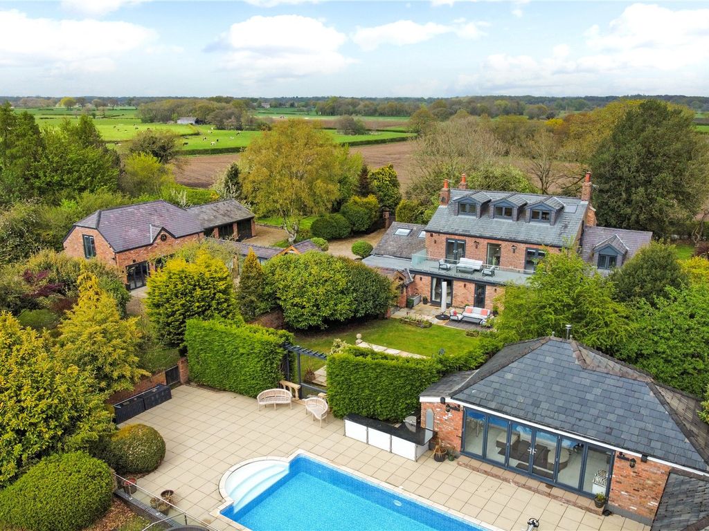 5 bed detached house for sale in Knutsford Road, Budworth Heath