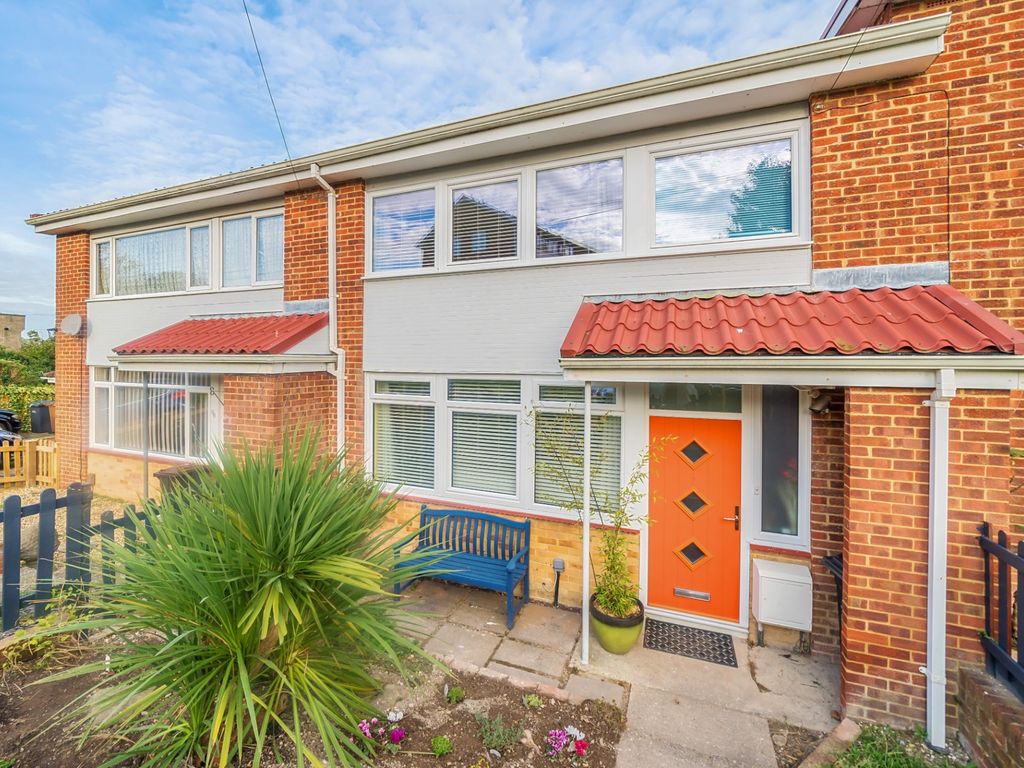 3 bed terraced house for sale in Highlands Road, Andover SP10, £265,000 Zoopla