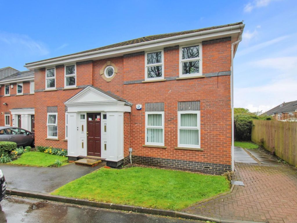 2 bed flat to rent in Peacock Court, Yeadon, Leeds LS19 Zoopla