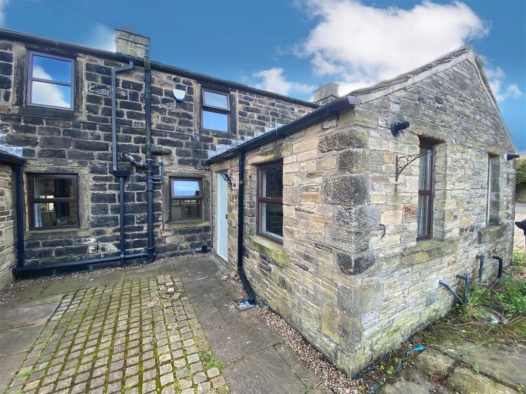 1 bed cottage to rent in Carr House Road, Shelf, Halifax HX3, £650 pcm