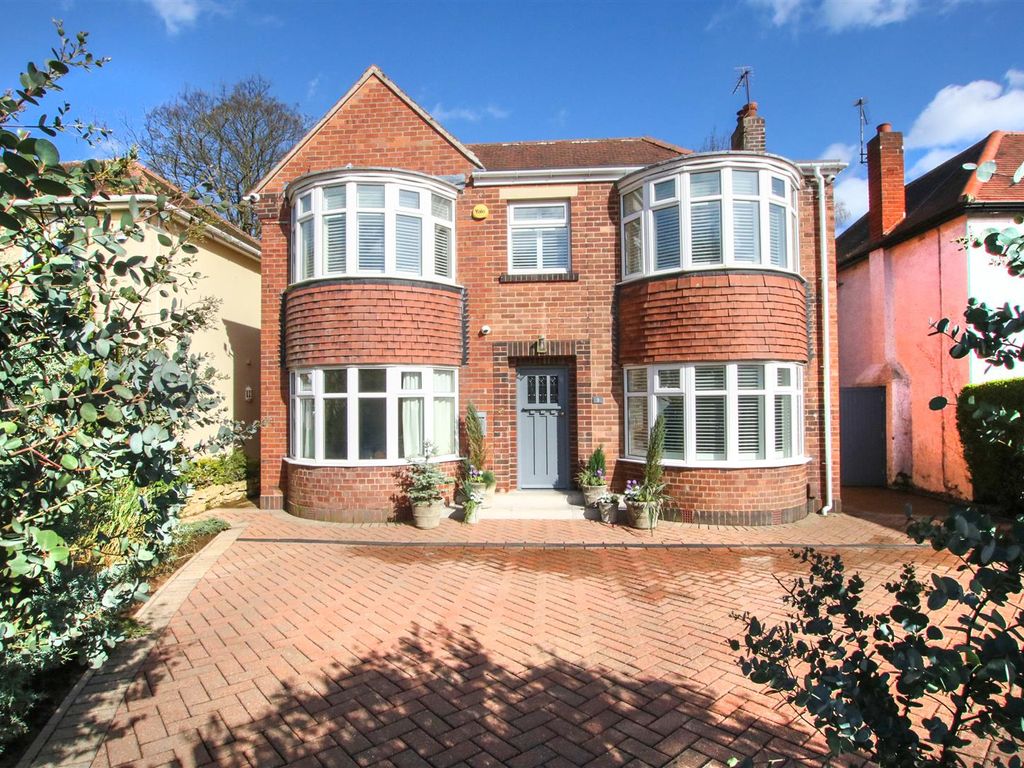 5 bed property for sale in Park Avenue, Sprotbrough, Doncaster DN5, £