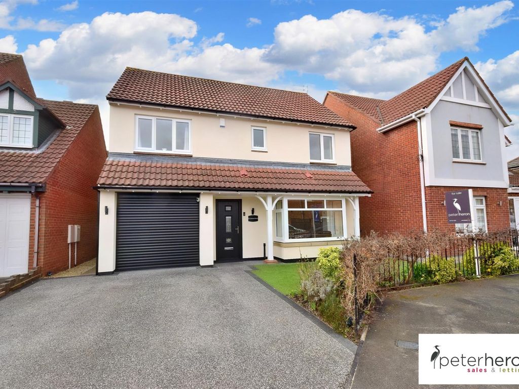 4 bed detached house for sale in Aylesford Mews, Greystoke Manor