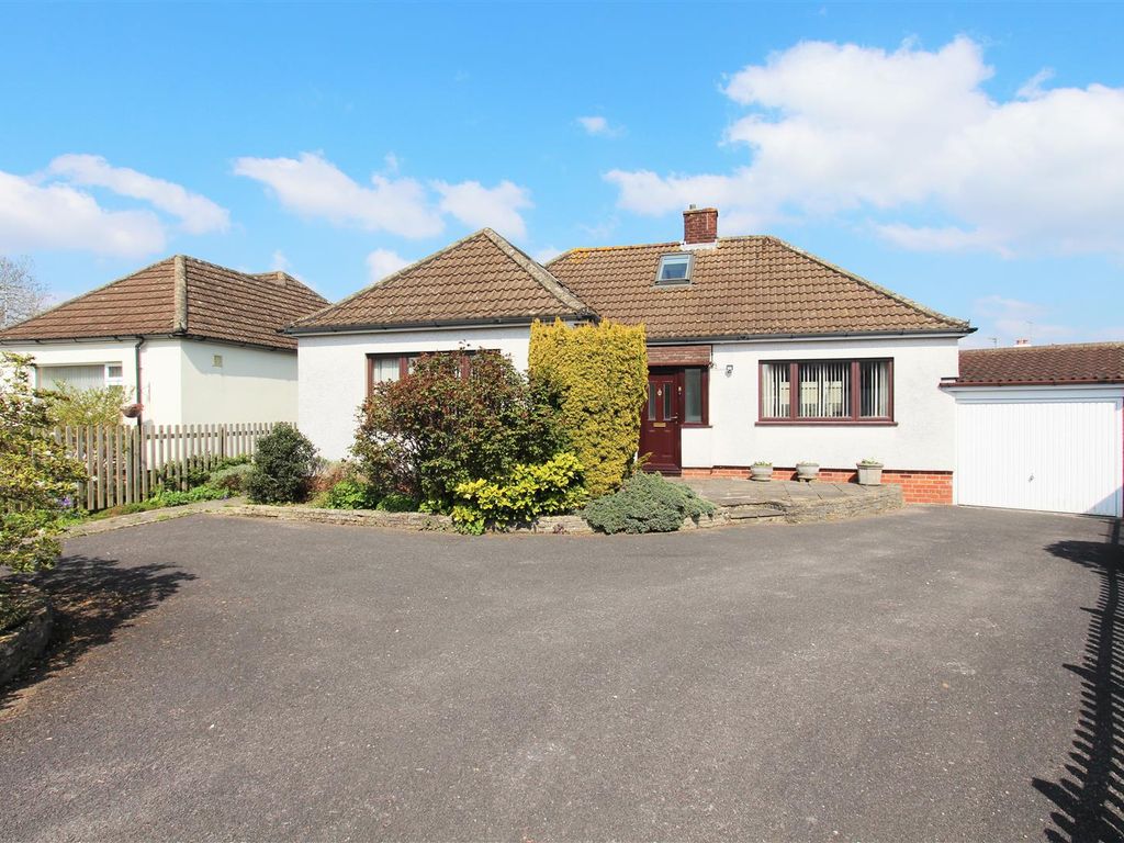 3 bed detached bungalow for sale in Derwent Grove, Keynsham, Bristol