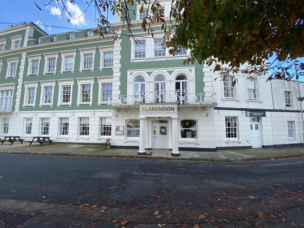 1 bed flat to rent in Royal Pier Road, Gravesend, Kent DA12, £975 pcm