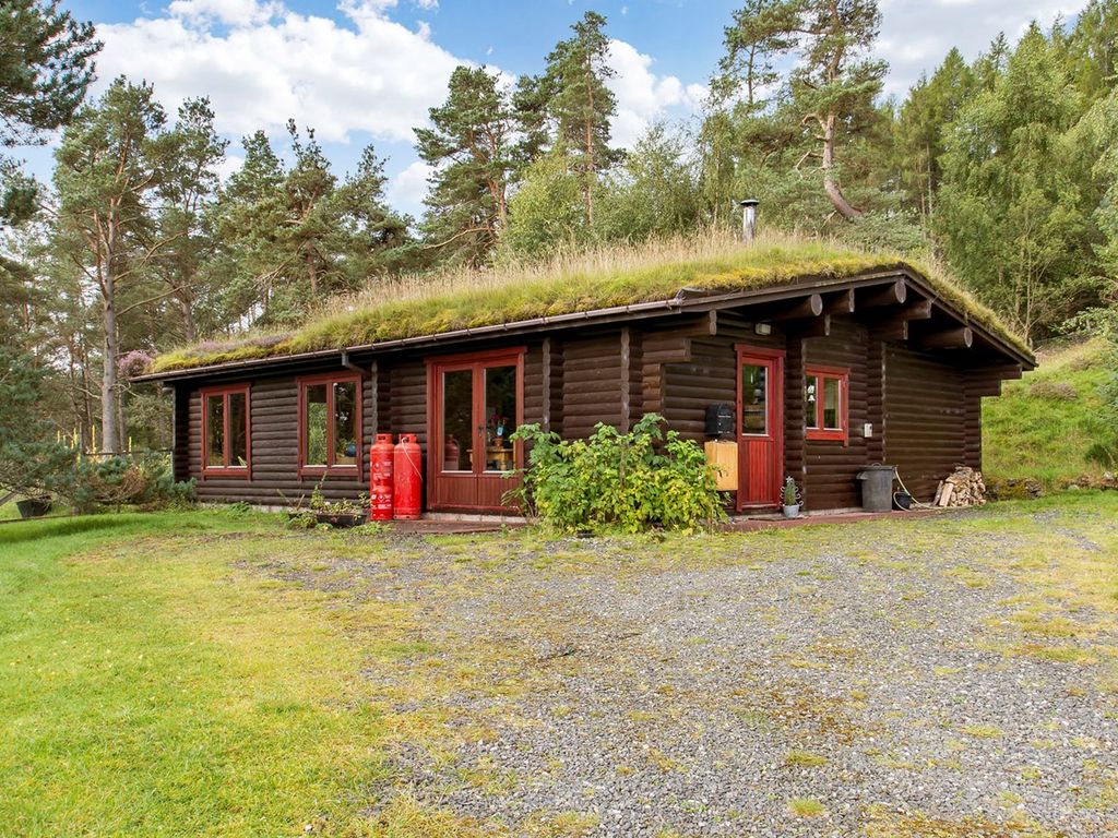 2 bed detached house for sale in Kirkmichael, Blairgowrie PH10, £265,000 Zoopla