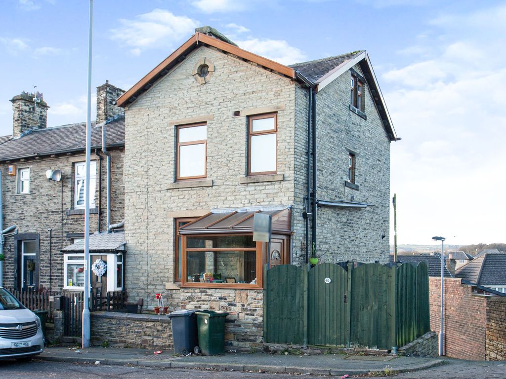 2 bed end terrace house for sale in Huddersfield Road, Wyke, Bradford