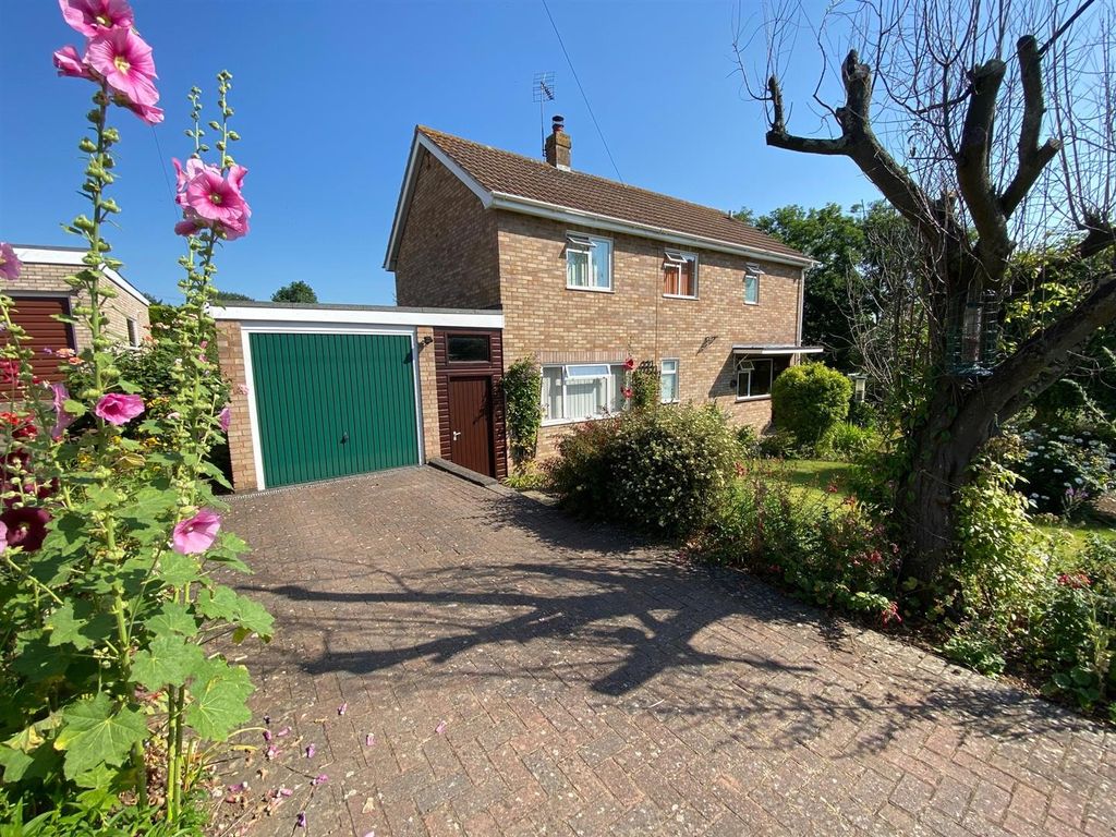 3 bed detached house for sale in Cambridge Close, Welland, Malvern WR14