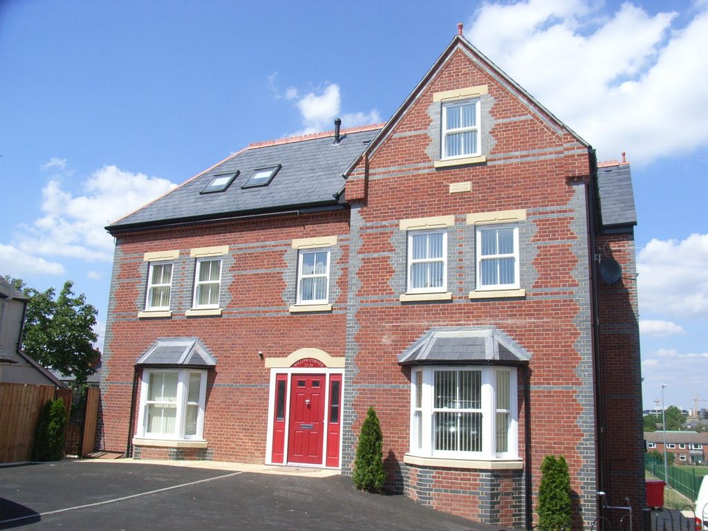 2 bed flat to rent in Highgrove Street, Reading RG1 Zoopla