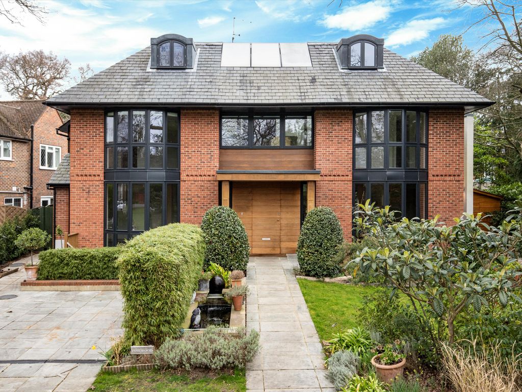 5 bed detached house to rent in Coombe End, Kingston Upon Thames KT2