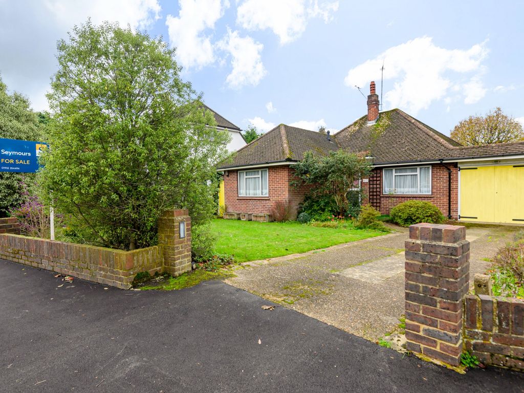 3 bed bungalow for sale in Pyrford, Surrey GU22 Zoopla
