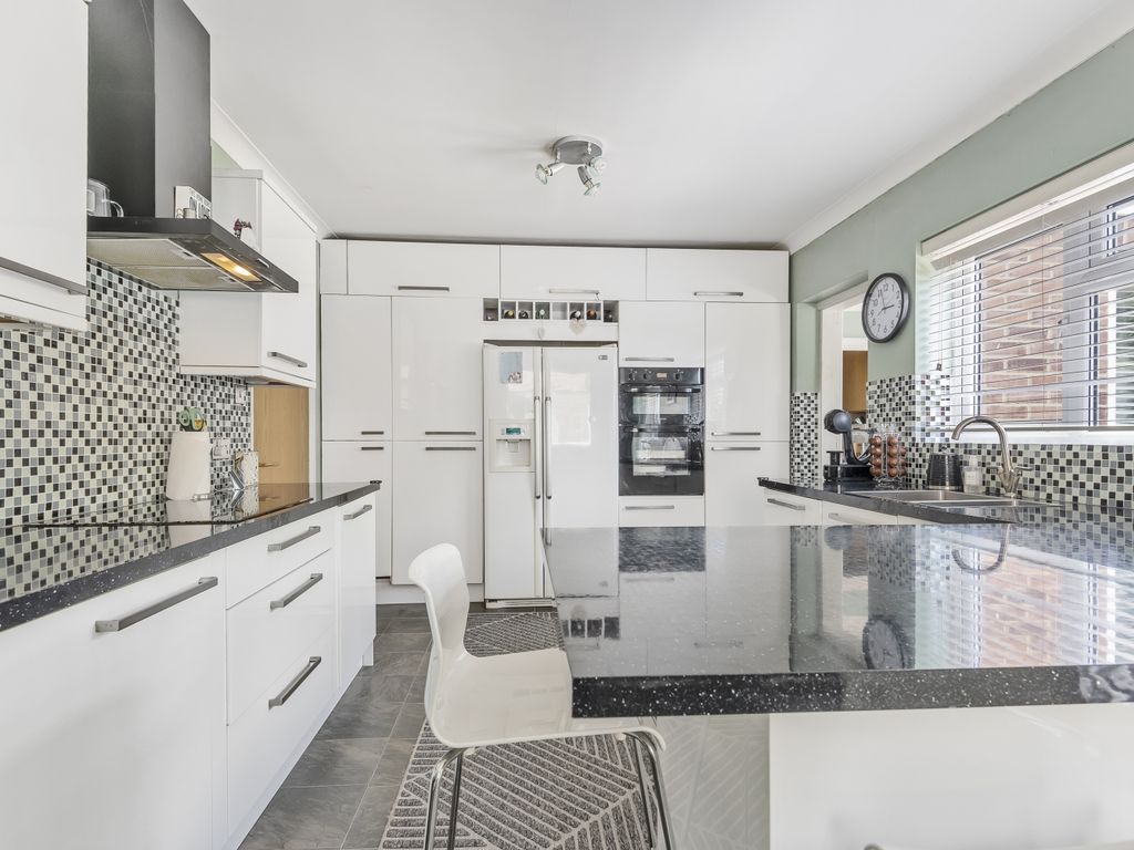 4 bed detached house for sale in Maude Road, Hextable, Swanley BR8 Zoopla