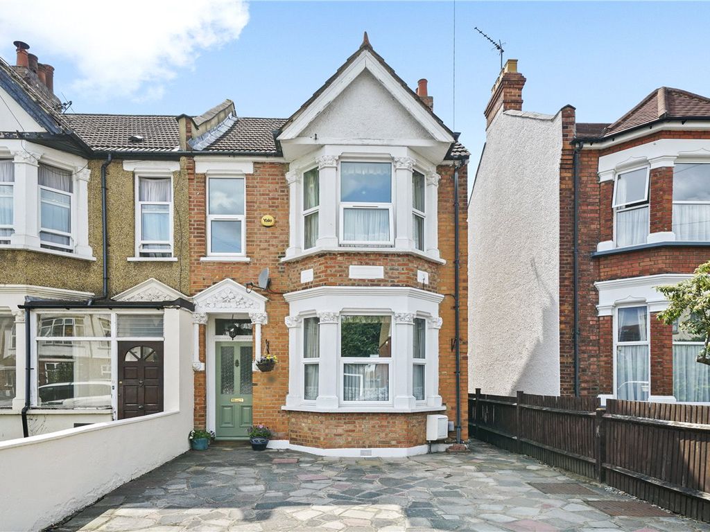 5 bed semidetached house for sale in Salisbury Road, Harrow, Middlesex