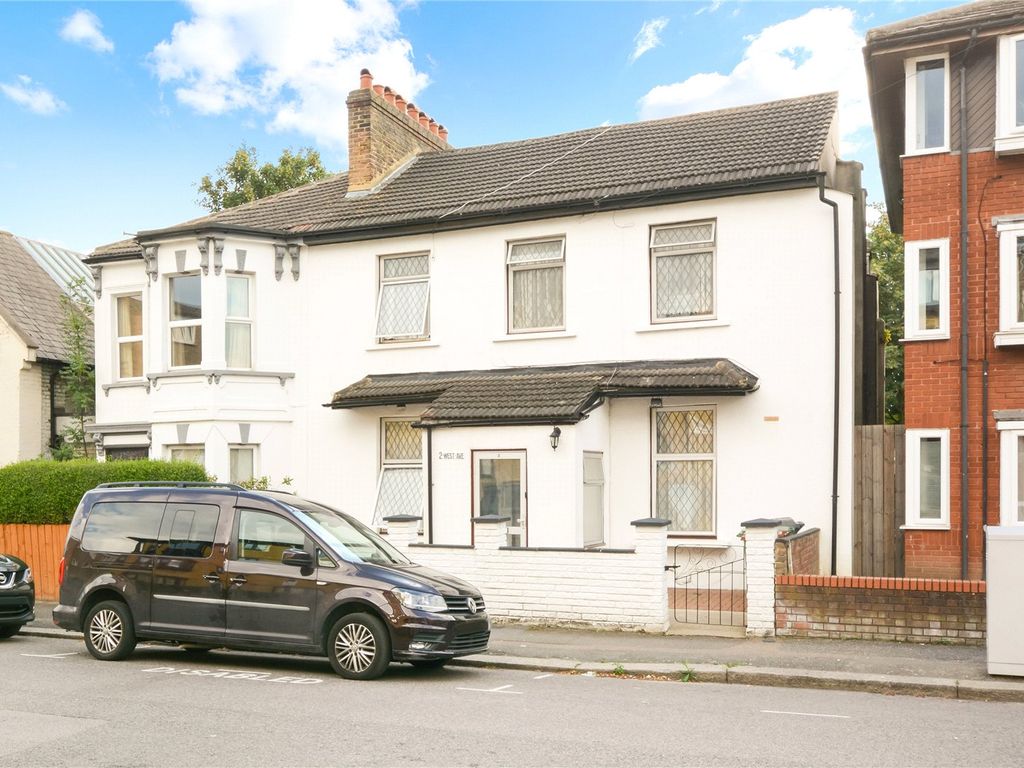 4 bed semidetached house for sale in West Avenue, Walthamstow, London