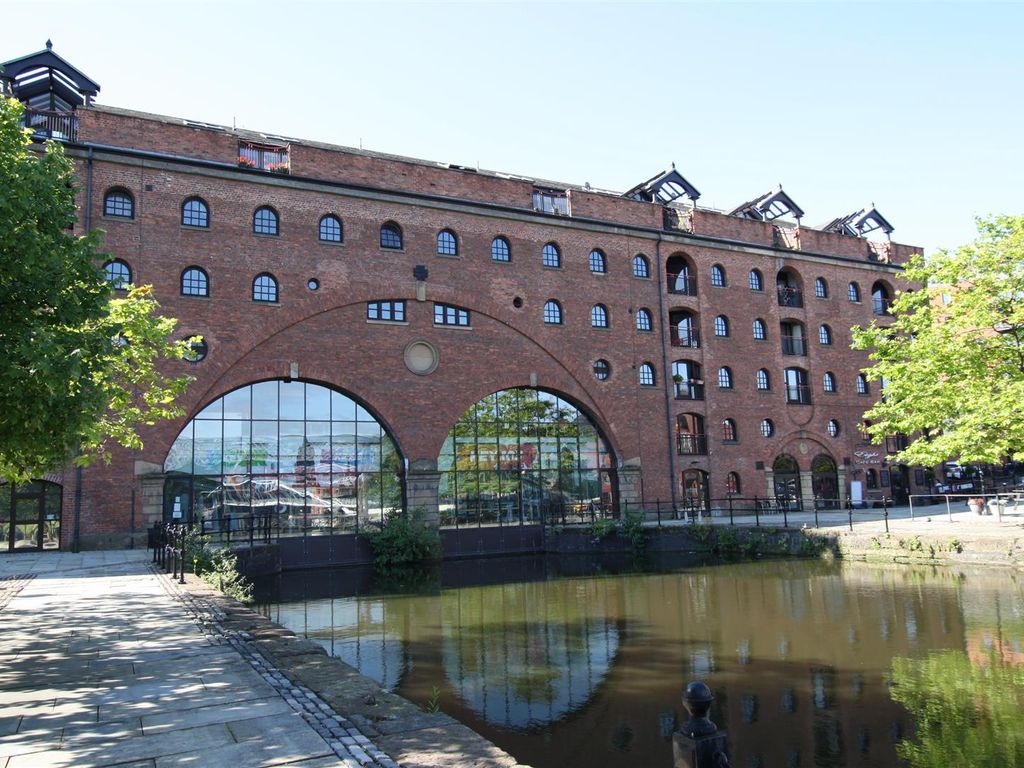 1 bed flat for sale in Castle Quay, Manchester M15, £210,000 Zoopla