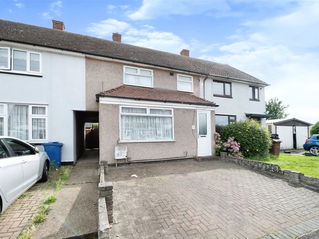 3 bed terraced house for sale in Barle Gardens, South Ockendon, Essex