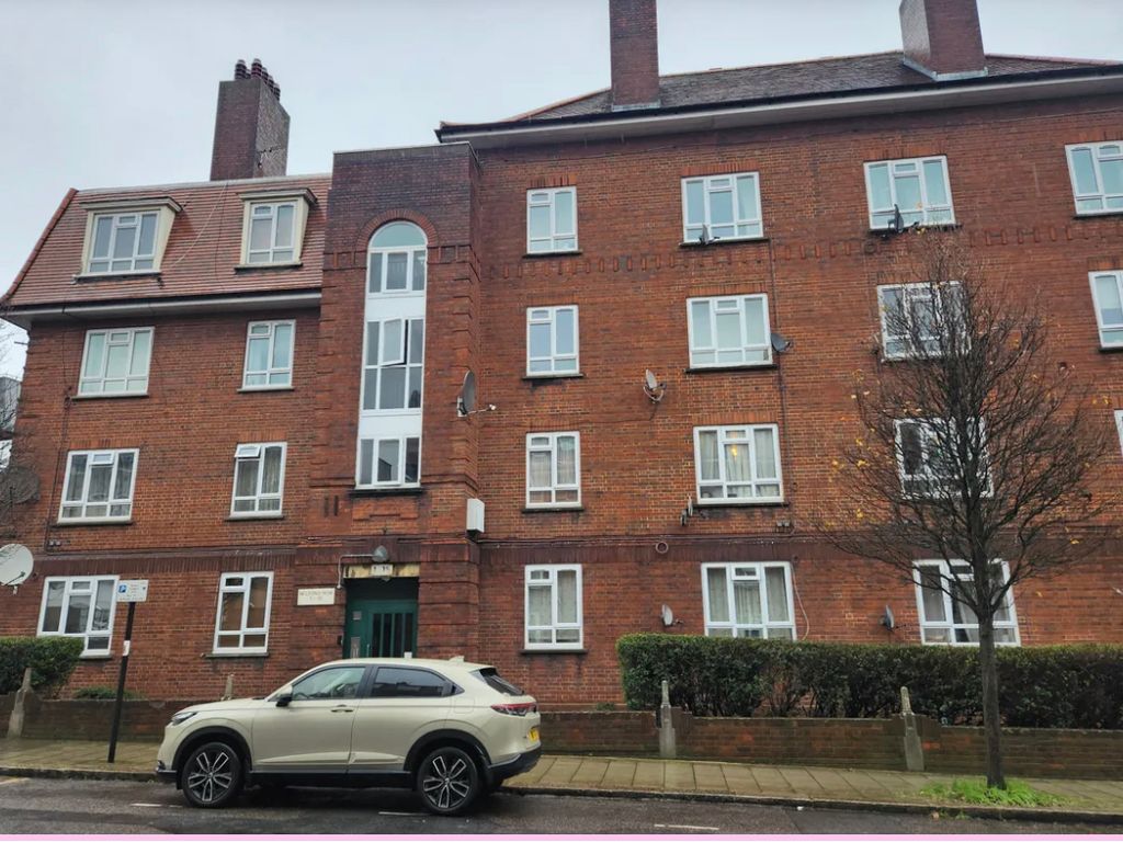 2 bed flat to rent in Nelsons Row, London SW4, £1,950 pcm Zoopla