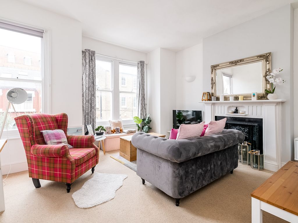 2 bed flat to rent in Englewood Road, Clapham, London SW12 Zoopla