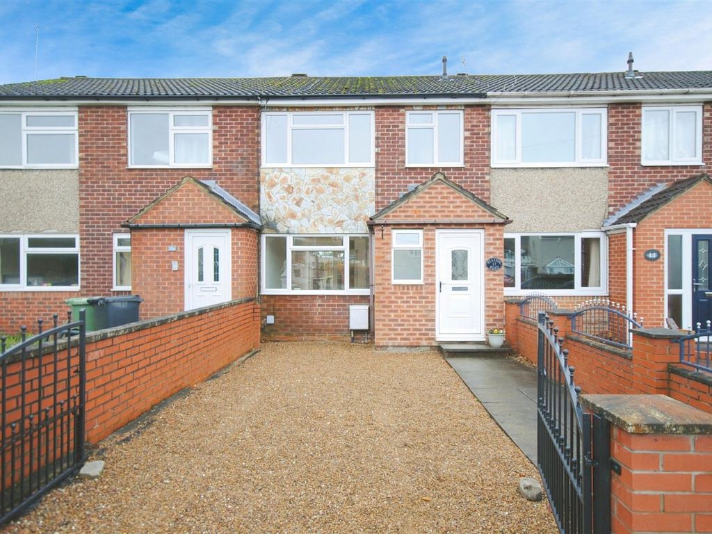 3 bed terraced house for sale in Station Road, Kippax, Leeds LS25, £