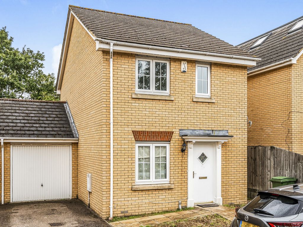 3 bed link detached house for sale in Barkway Drive, Locksbottom