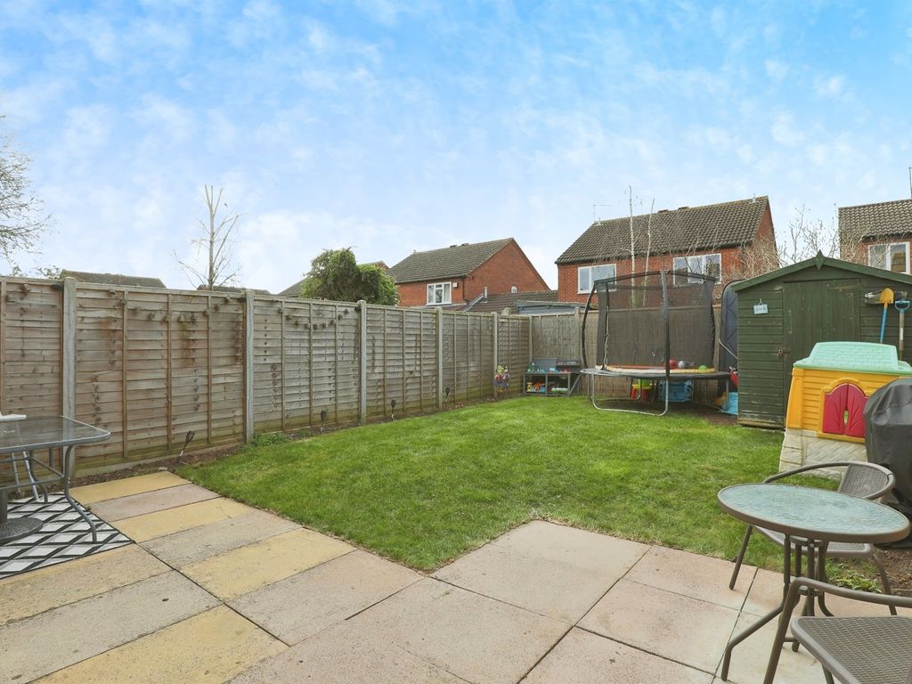 2 bed end terrace house for sale in Valletta Way, Wellesbourne, Warwick
