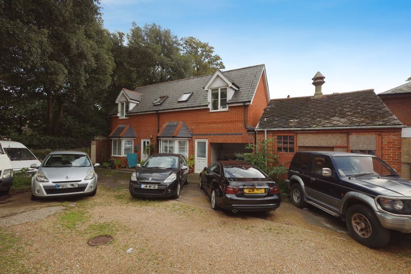 3 bed detached house for sale in Browning Avenue, Pokesdown