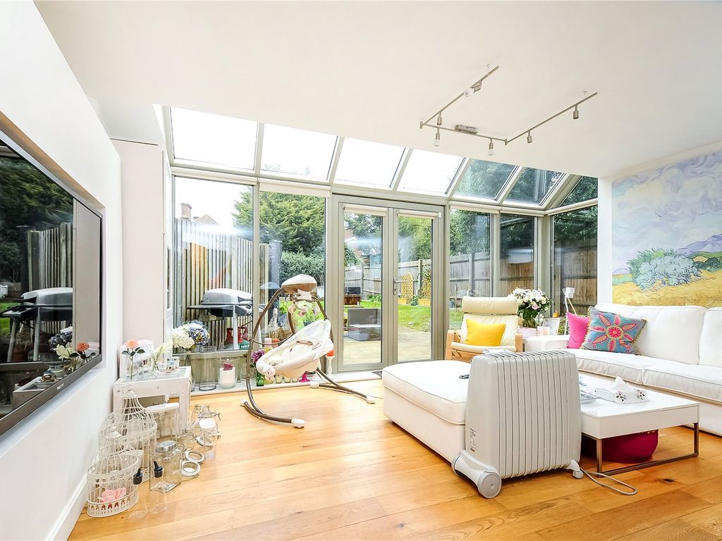 3 bed flat to rent in Grosvenor Hill, Wimbledon Village, London SW19, £