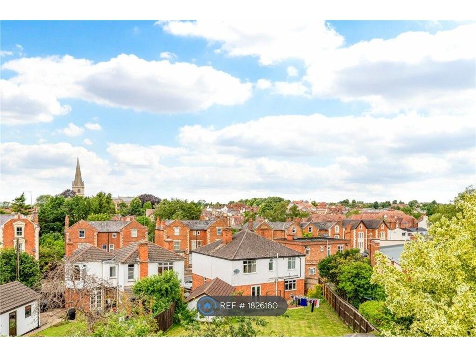 Studio to rent in Buckingham, Buckingham MK18, £1,250 pcm Zoopla