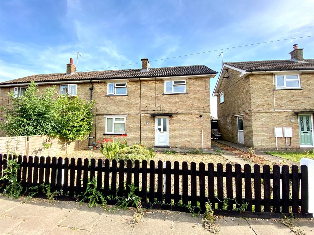 3 bed semidetached house for sale in Crescent Road, Whittlesey