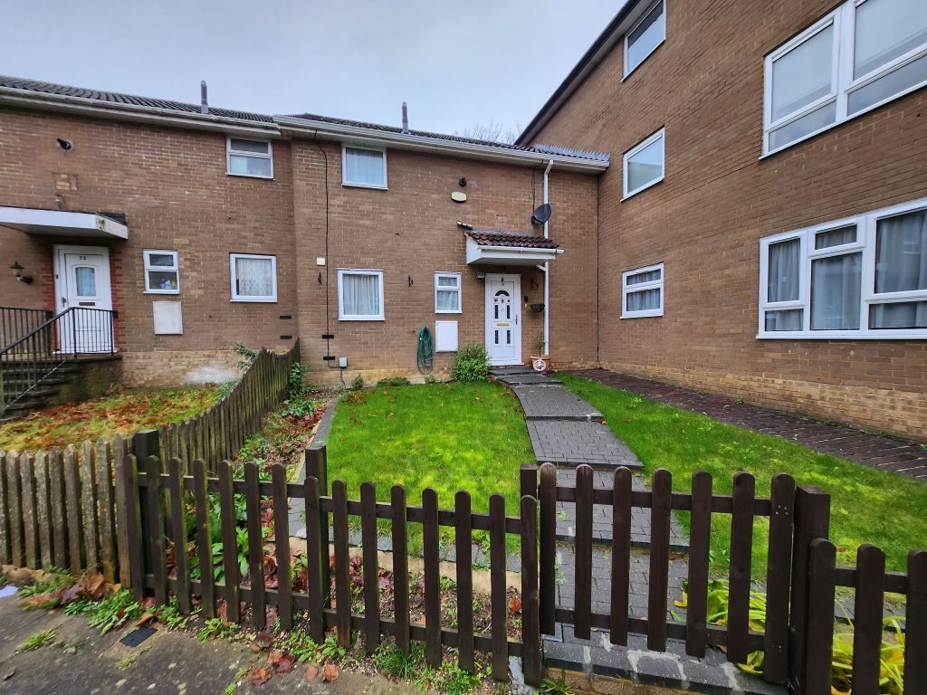 3 bed terraced house to rent in Olympic Close, Luton LU3, £1,600 pcm Zoopla