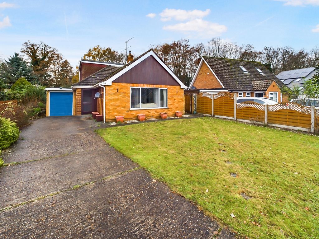 5 bed property for sale in Mackenzie Road, Thetford, Norfolk IP24, £