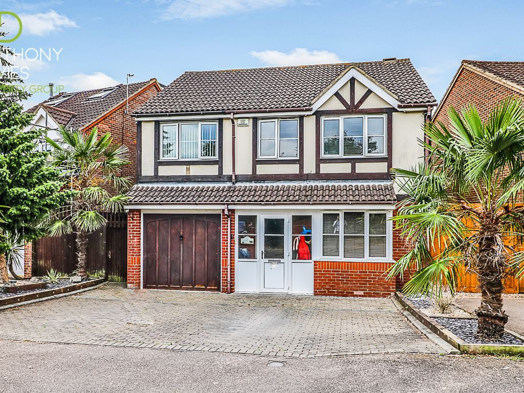 4 bed detached house for sale in Canons Gate, Cheshunt, Waltham Cross