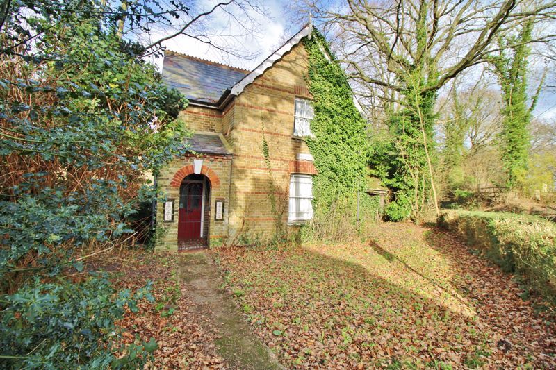 3 bed detached house for sale in Crockenhill Road, Crockenhill, Swanley