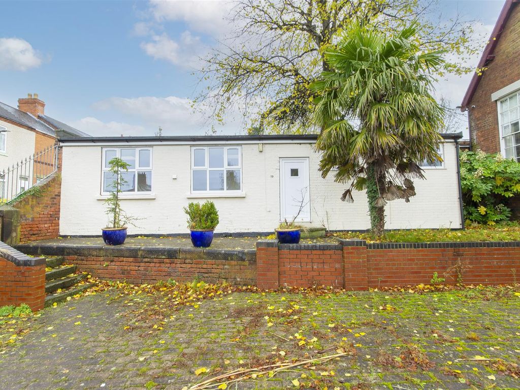 Studio for sale in Devonshire Street, Brimington, Chesterfield S43, £