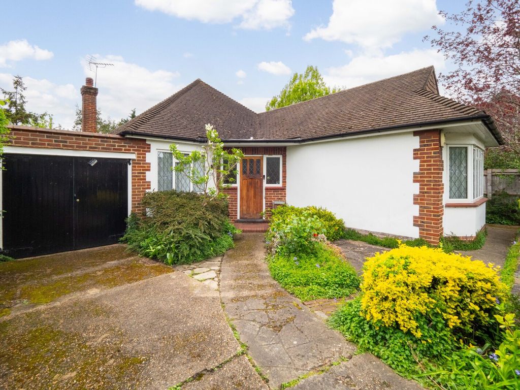 3 bed detached bungalow for sale in Anne Boleyn's Walk, Cheam, Sutton