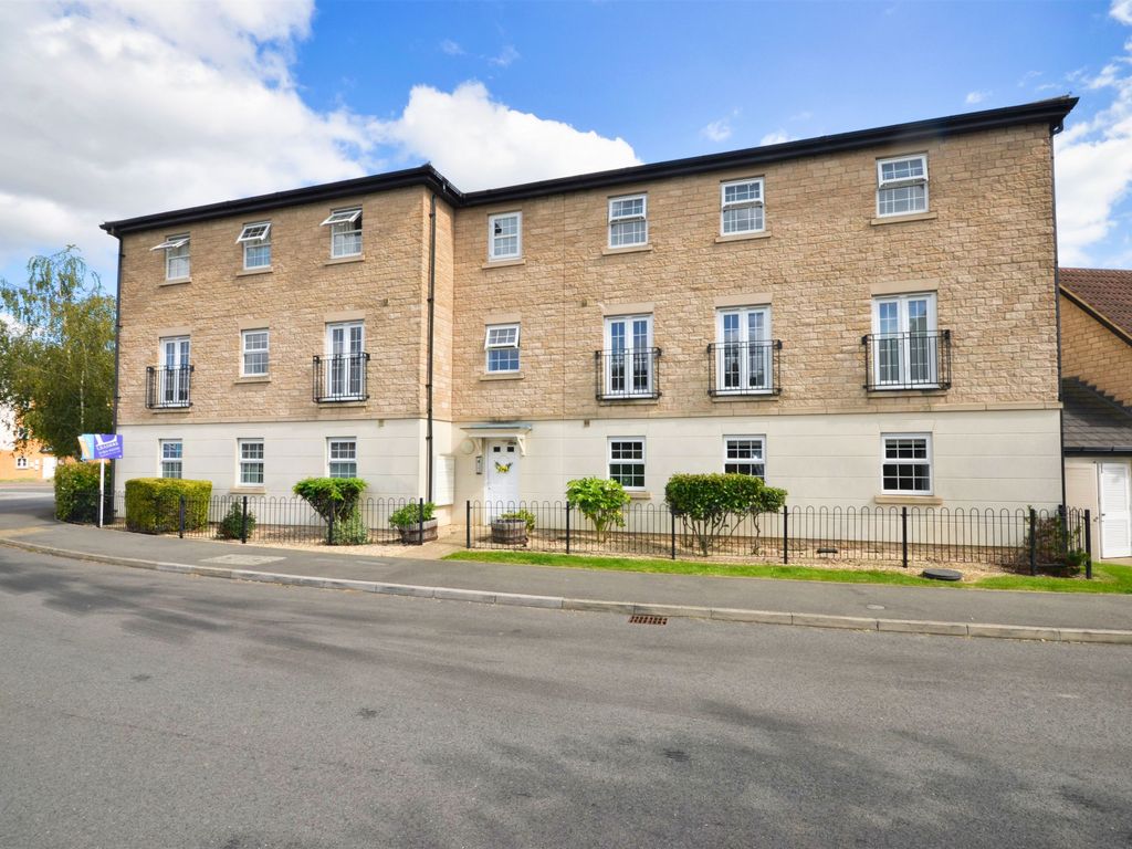 2 bed flat for sale in Chiltern Road, Corby NN18, £150,000 Zoopla