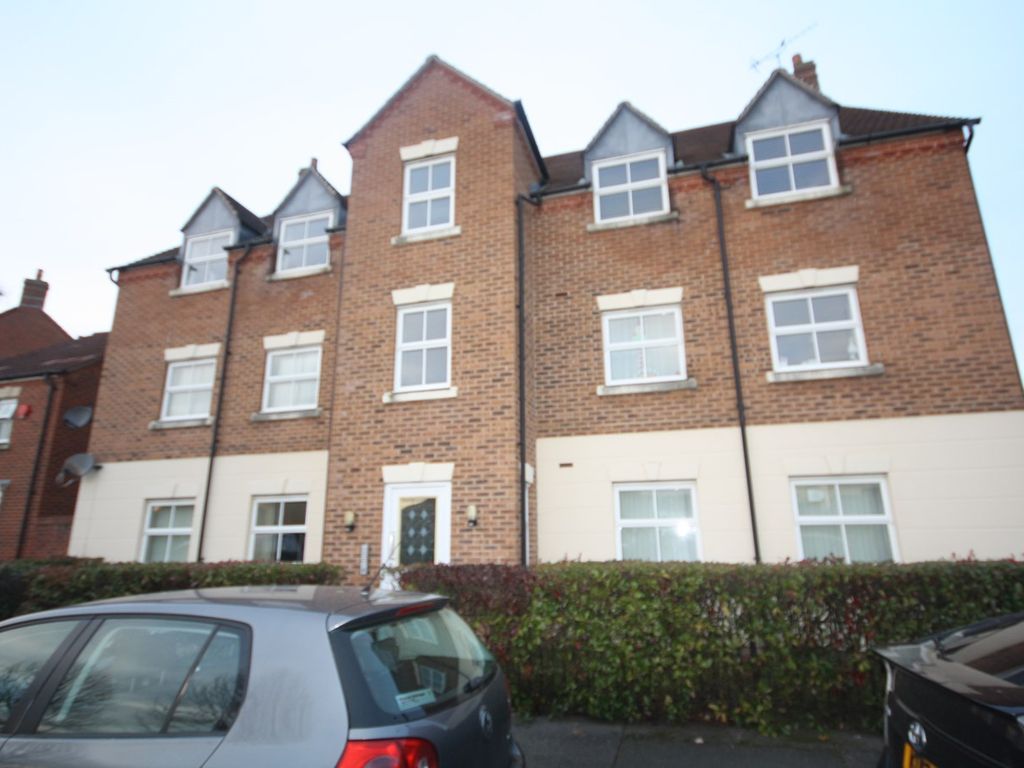 2 bed flat to rent in Shaw Gardens, Slough SL3 Zoopla
