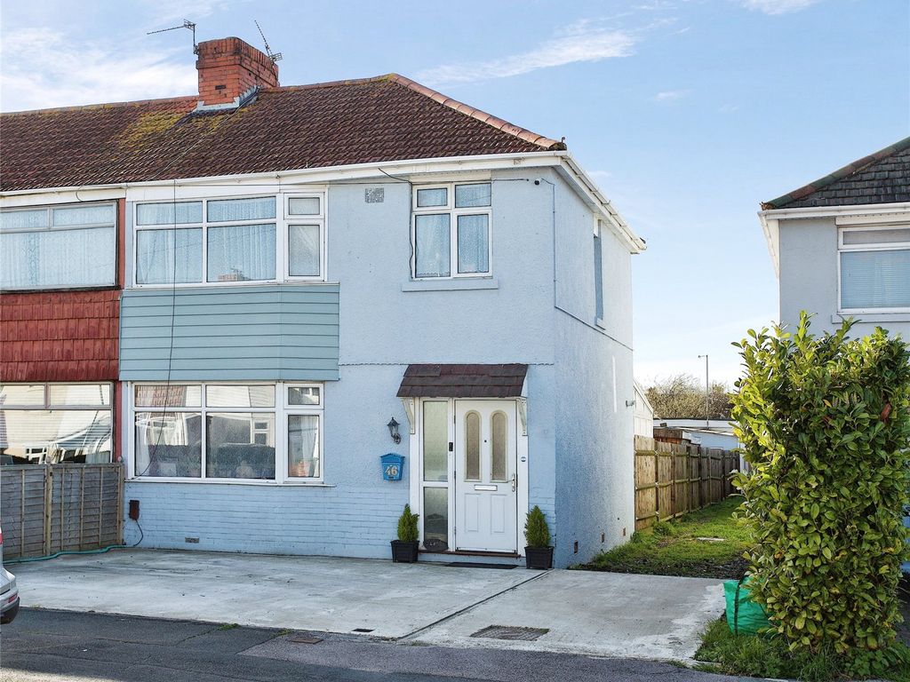 3 bed end terrace house for sale in St. Michaels Grove, Fareham