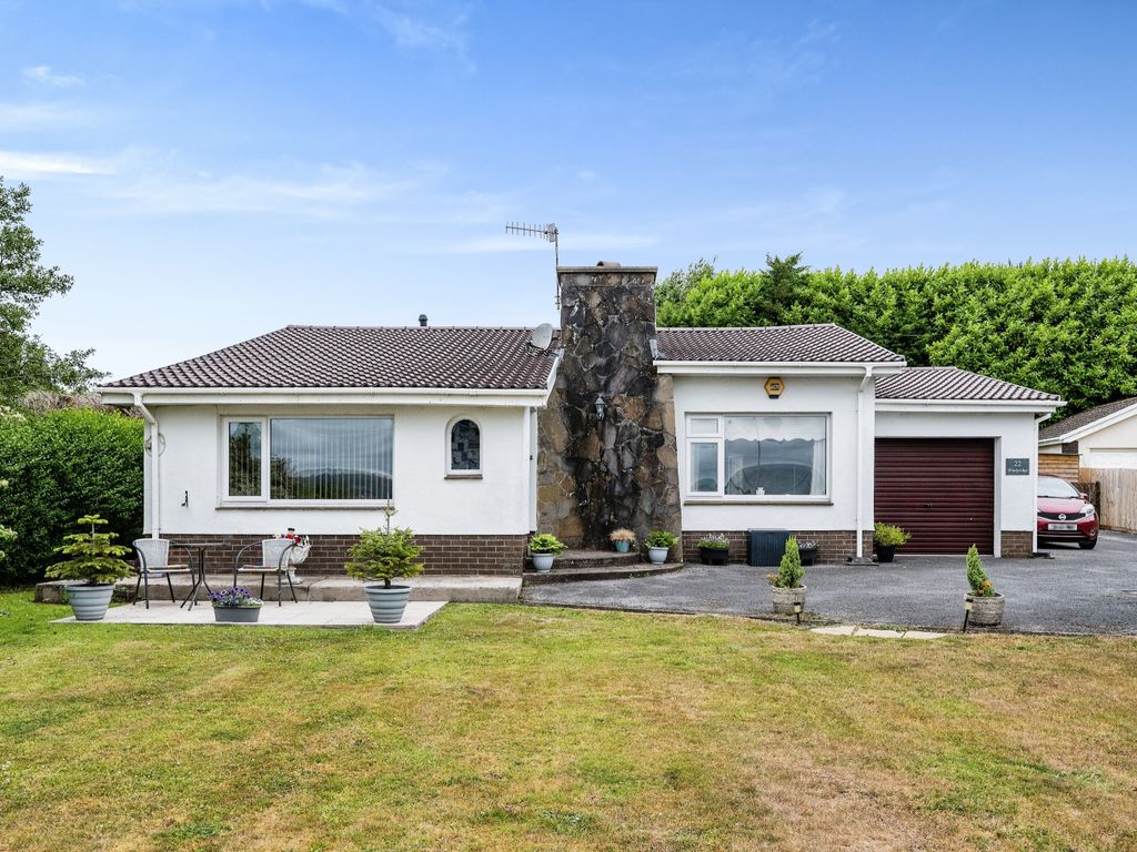 3 bed bungalow for sale in Llanedi Road, Fforest, Pontarddulais