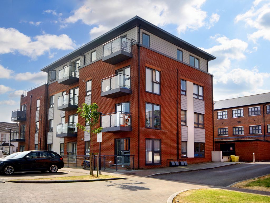 2 bed flat for sale in Hagden Lane, Watford WD18 Zoopla
