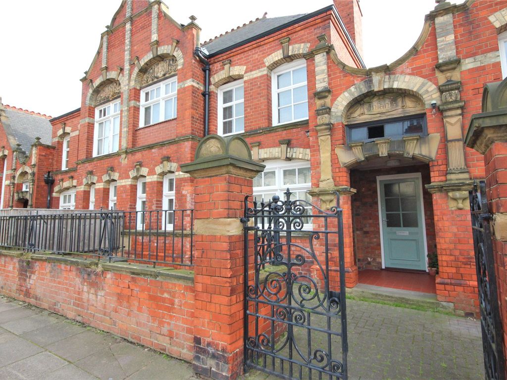 2 bed terraced house to rent in The Classrooms, Barcroft Street