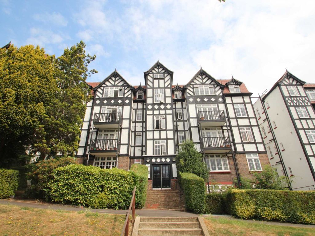 Makepeace Avenue, Highgate N6  