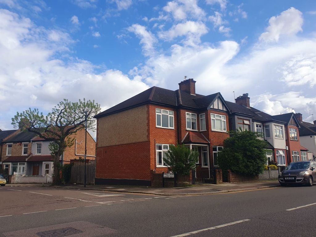 2 bed flat to rent in Perth Road, London N22 Zoopla