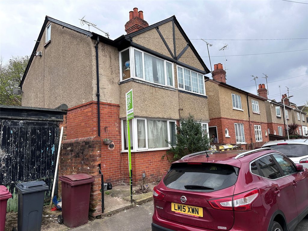 2 bed semidetached house for sale in Kent Road, Reading, Berkshire