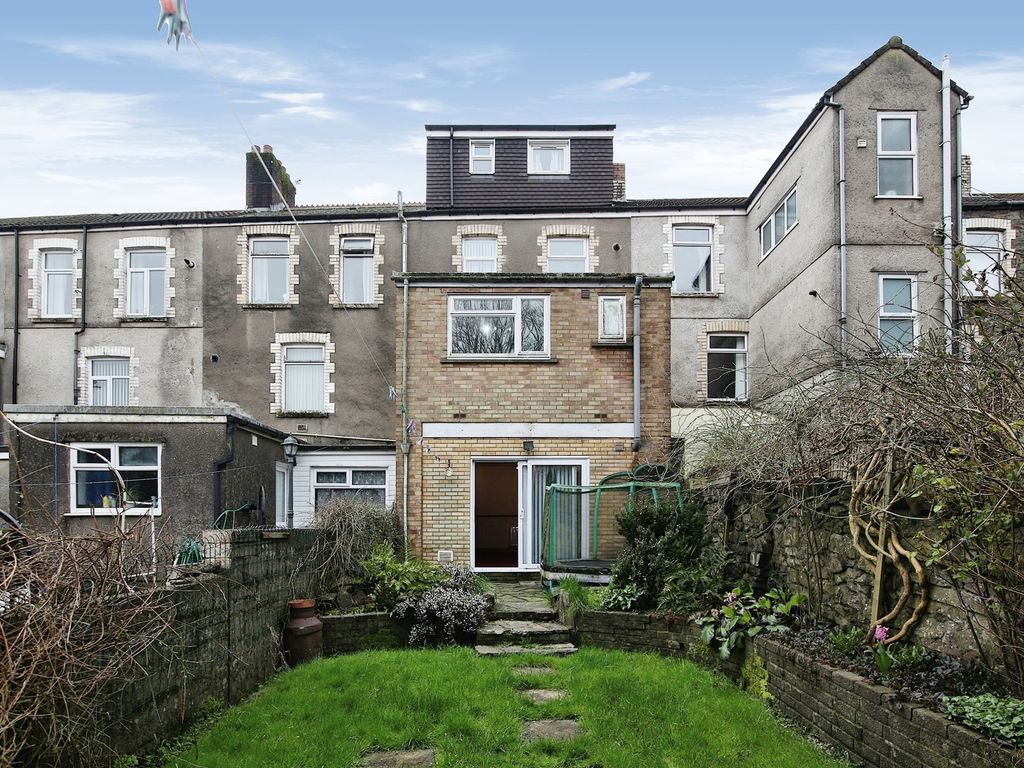 4 bed terraced house for sale in Hendre Road, Abertridwr, Caerphilly