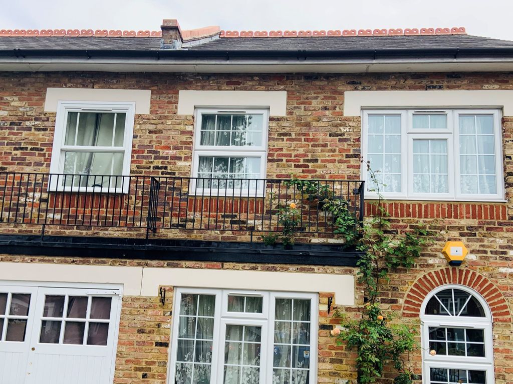 St. Stephens Road, Hounslow, Greater London TW3  