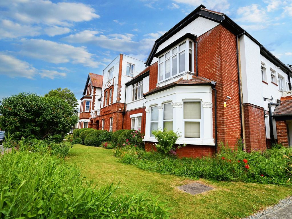 1 bed flat to rent in Victoria Drive, Streete Court PO21, £850 pcm Zoopla