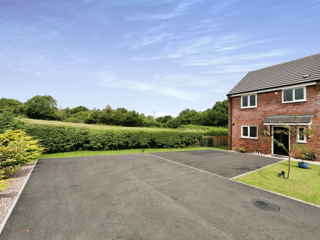 3 bed detached house for sale in Fern Close, Deeside CH5, £269,950 Zoopla