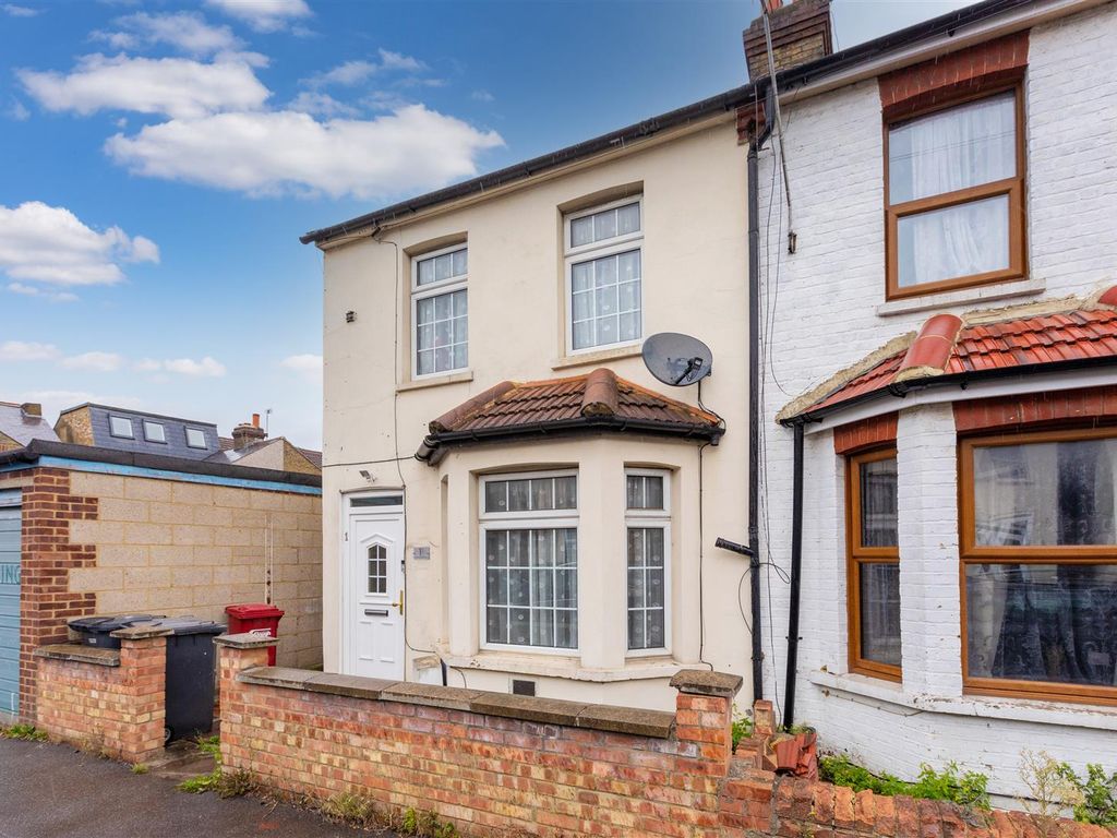 3 bed semidetached house for sale in Connaught Road, Slough SL1, £374,950 Zoopla