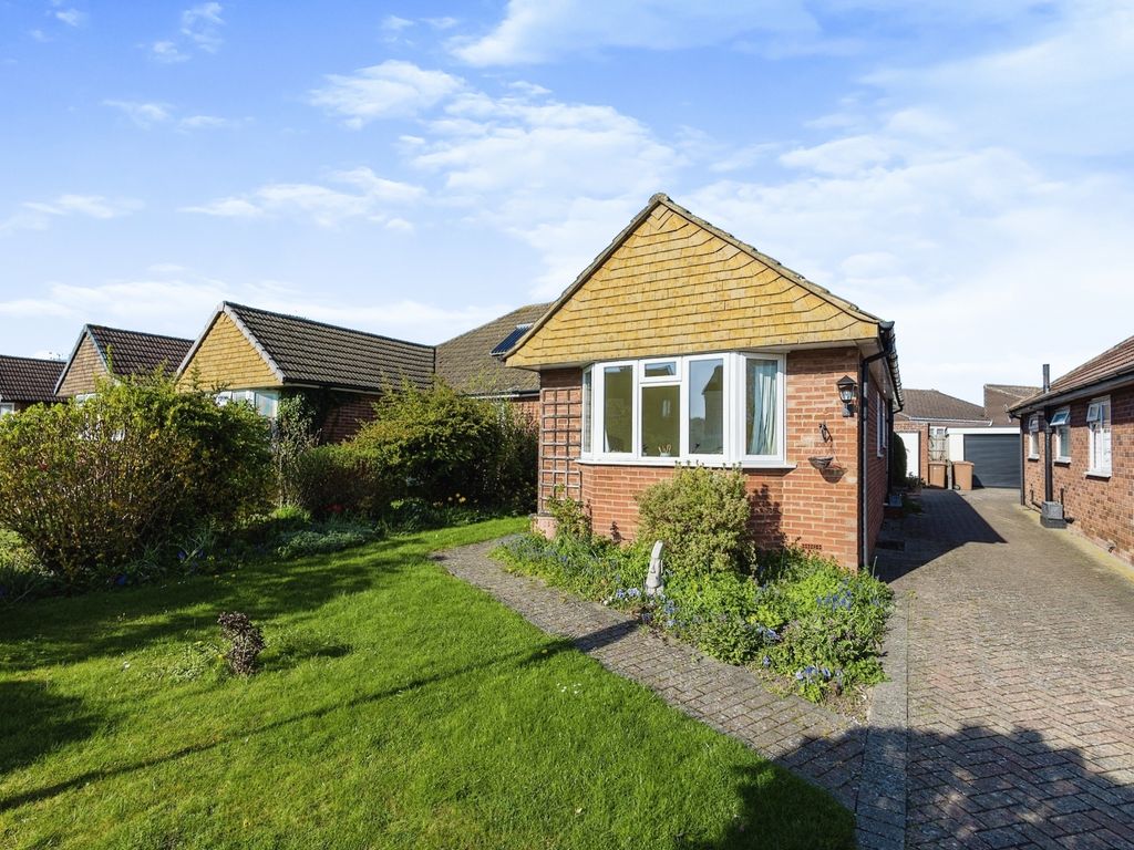 2 bed bungalow for sale in Queenhythe Road, Jacob's Well, Guildford