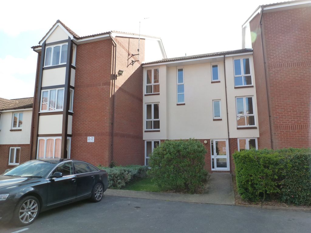 1 bed flat to rent in Maunsell Park, Station Hill, Crawley RH10 Zoopla